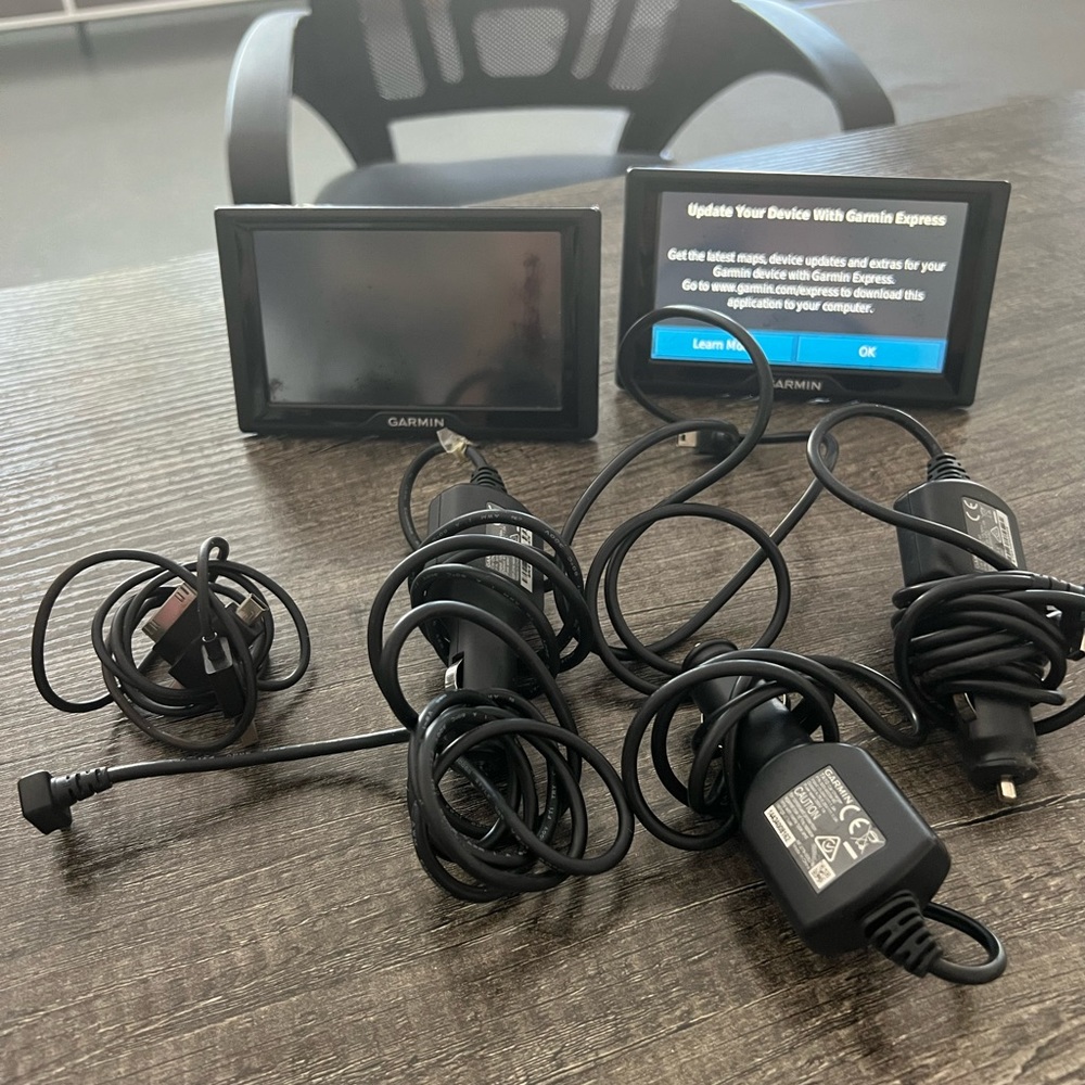 Garmin Drive 5 V6 M4v3 4BG CB Bundle